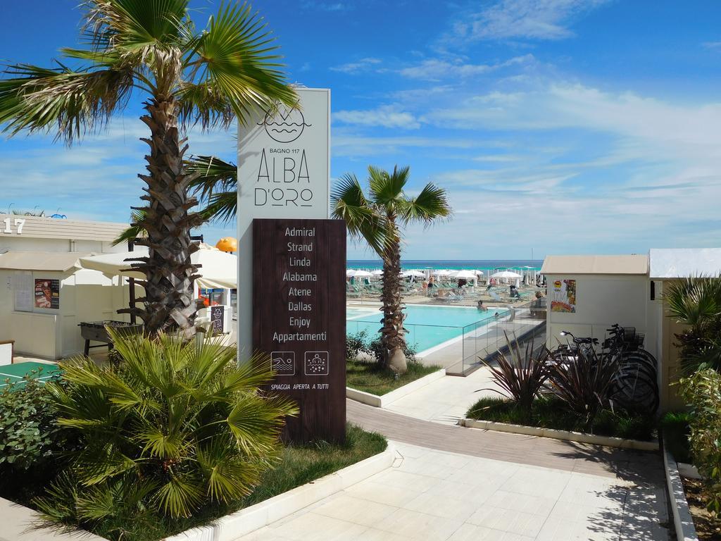 Hotel Admiral - On The Beach Riccione Kültér fotó