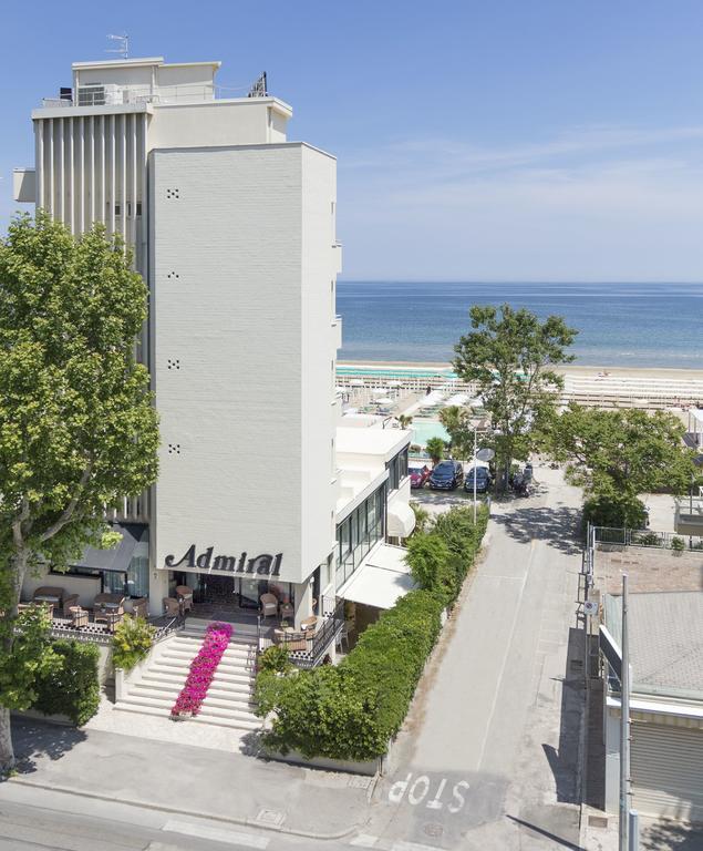 Hotel Admiral - On The Beach Riccione Kültér fotó