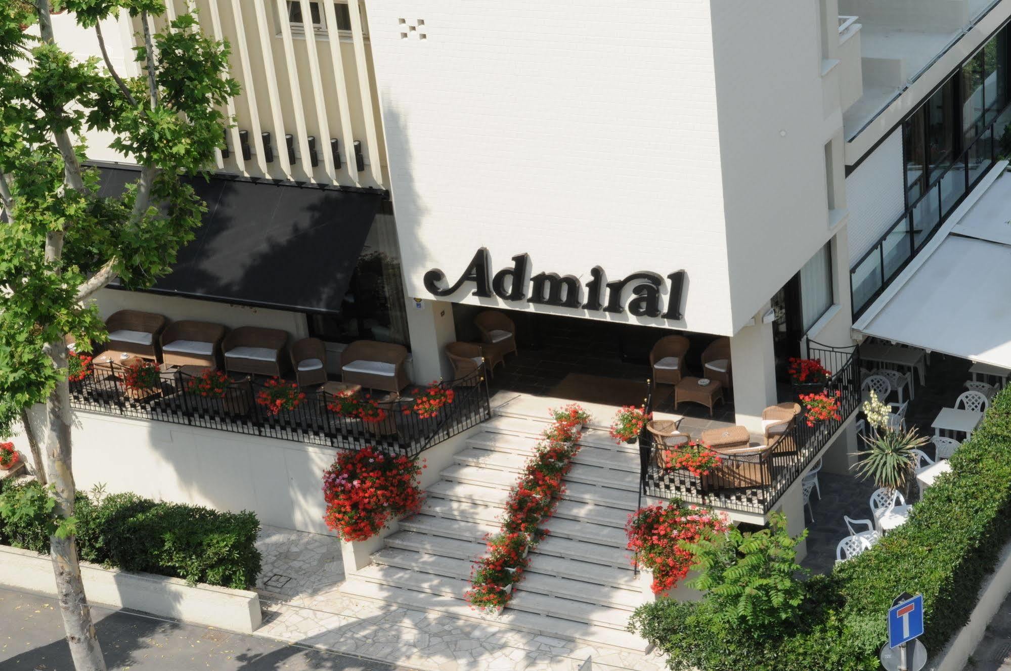 Hotel Admiral - On The Beach Riccione Kültér fotó